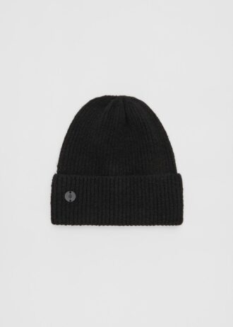 Ribbed Beanie with Plaque