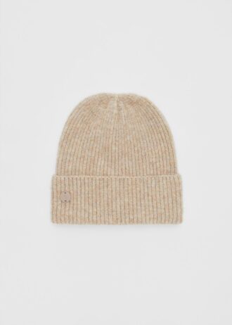 Ribbed Beanie with Plaque