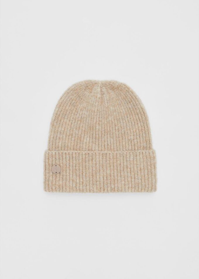 Ribbed Beanie with Plaque