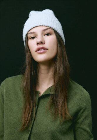 Ribbed Beanie with Plaque
