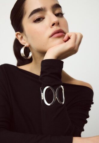 Rigid Circular Bracelet