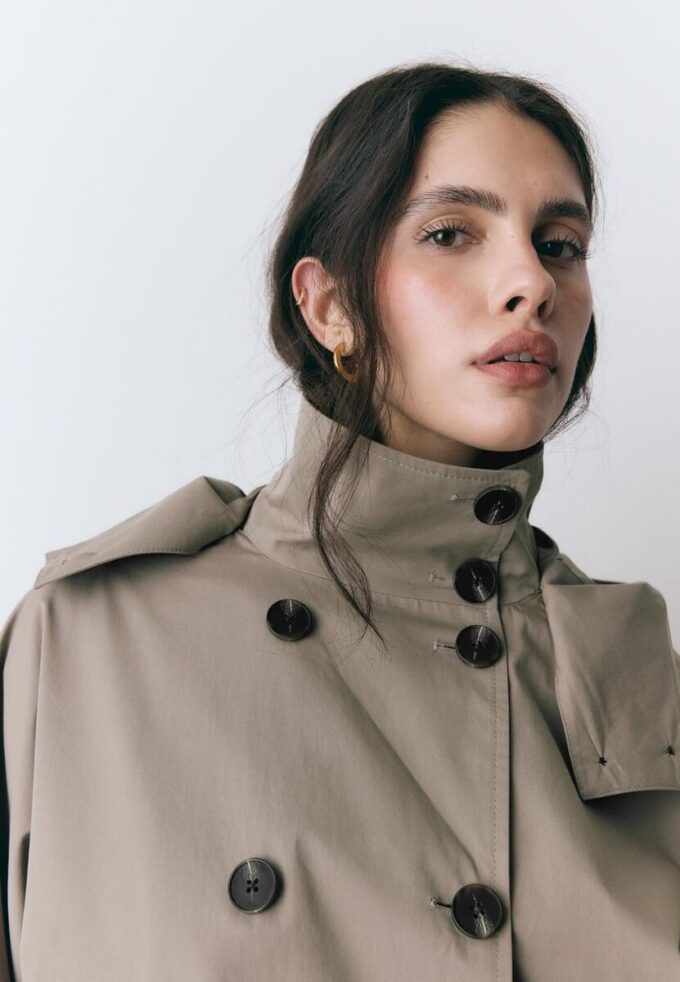 Short Puff Sleeve Trench Coat with Detachable Hood Short Puff Sleeve Trench Coat with Detachable Hood