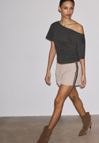 Short Sleeve Boat Neck T-Shirt with Gathers