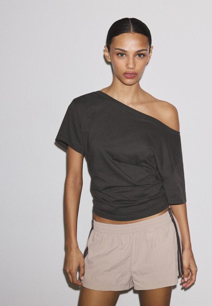 Short Sleeve Boat Neck T-Shirt with Gathers