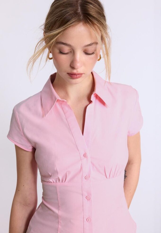 Short Sleeve Shirt with Underbust Seam Short Sleeve Shirt with Underbust Seam