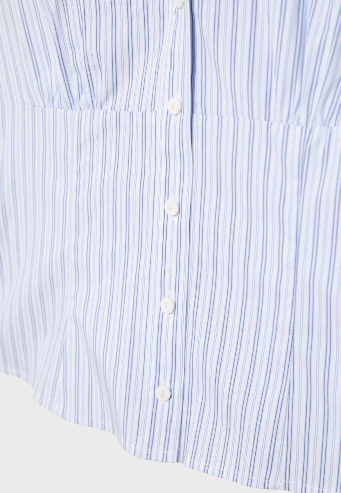 Short Sleeve Shirt with Underbust Seam Short Sleeve Shirt with Underbust Seam