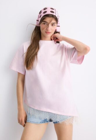 short sleeve t shirt with lace hem 1 2 330x477 - Short Sleeve T-Shirt with Lace Hem
