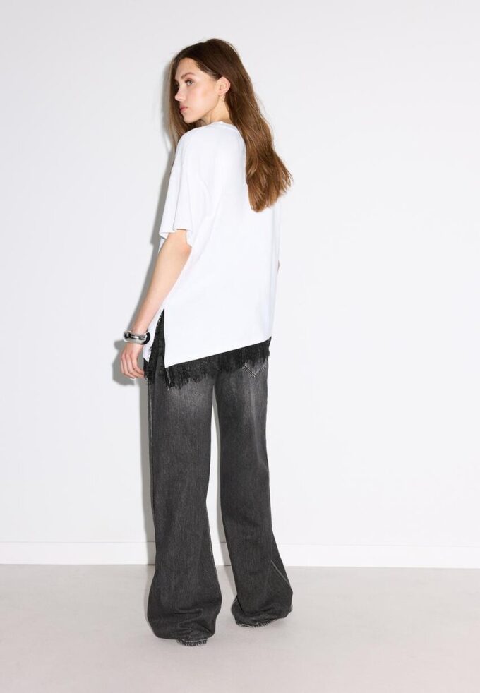 Short Sleeve T-Shirt with Lace Hem