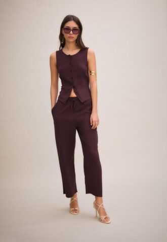 Sleeveless Buttoned Top