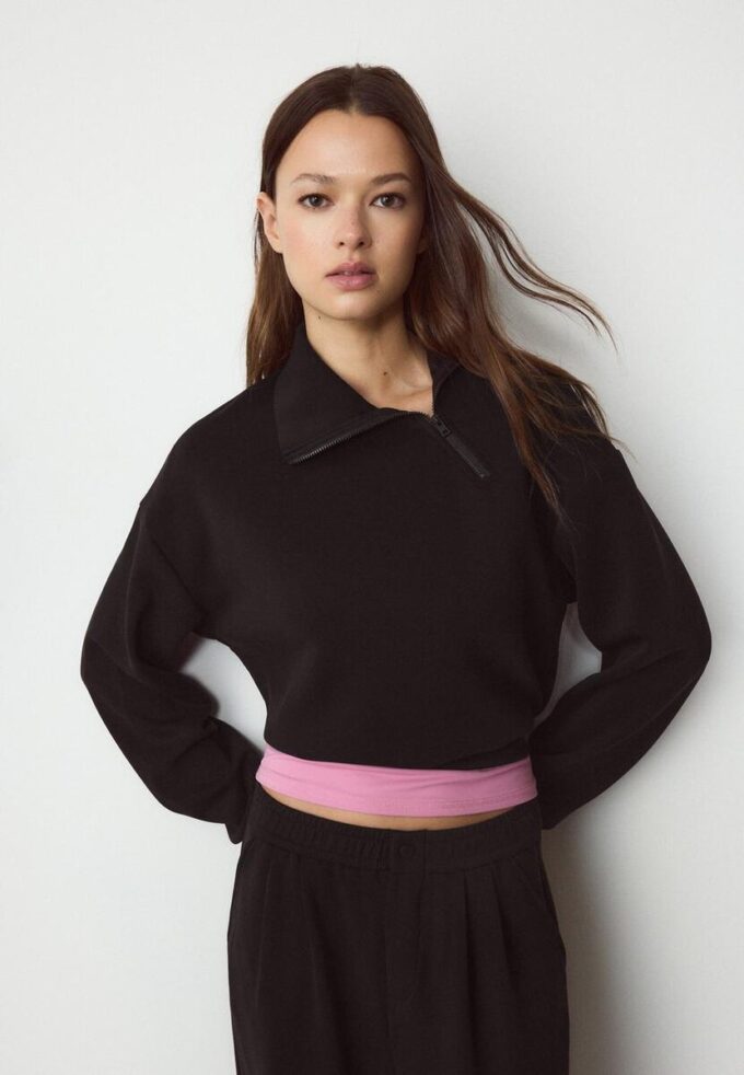Soft-Touch Sweatshirt with Side Zip Soft-Touch Sweatshirt with Side Zip
