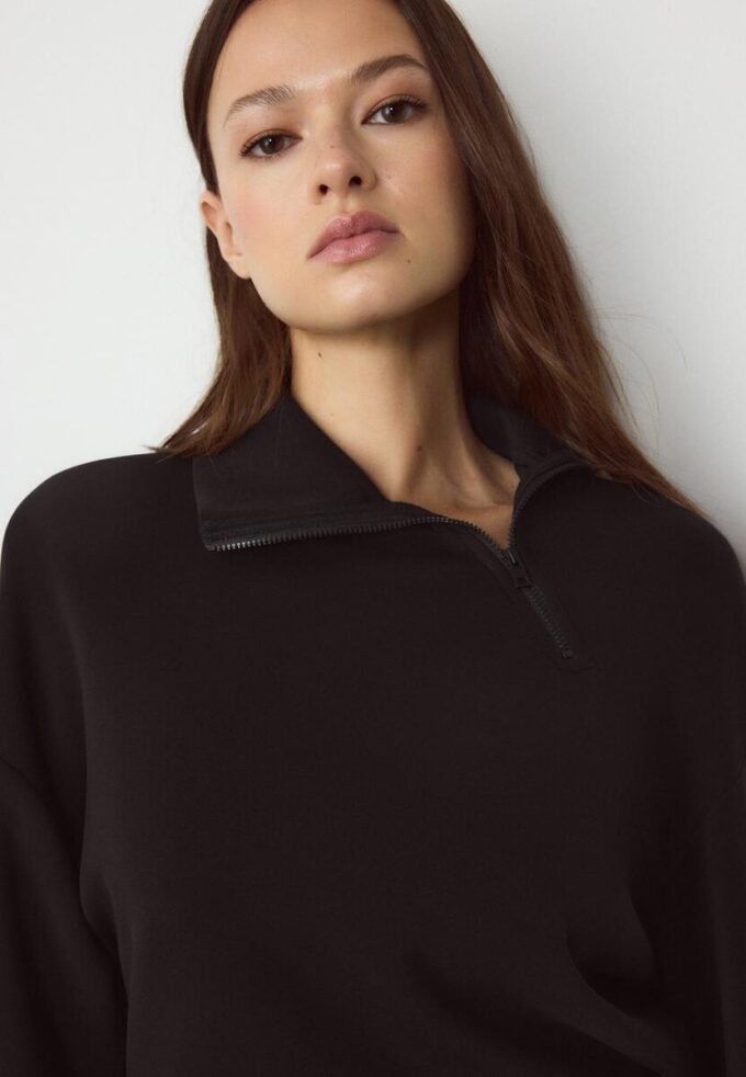 Soft-Touch Sweatshirt with Side Zip Soft-Touch Sweatshirt with Side Zip
