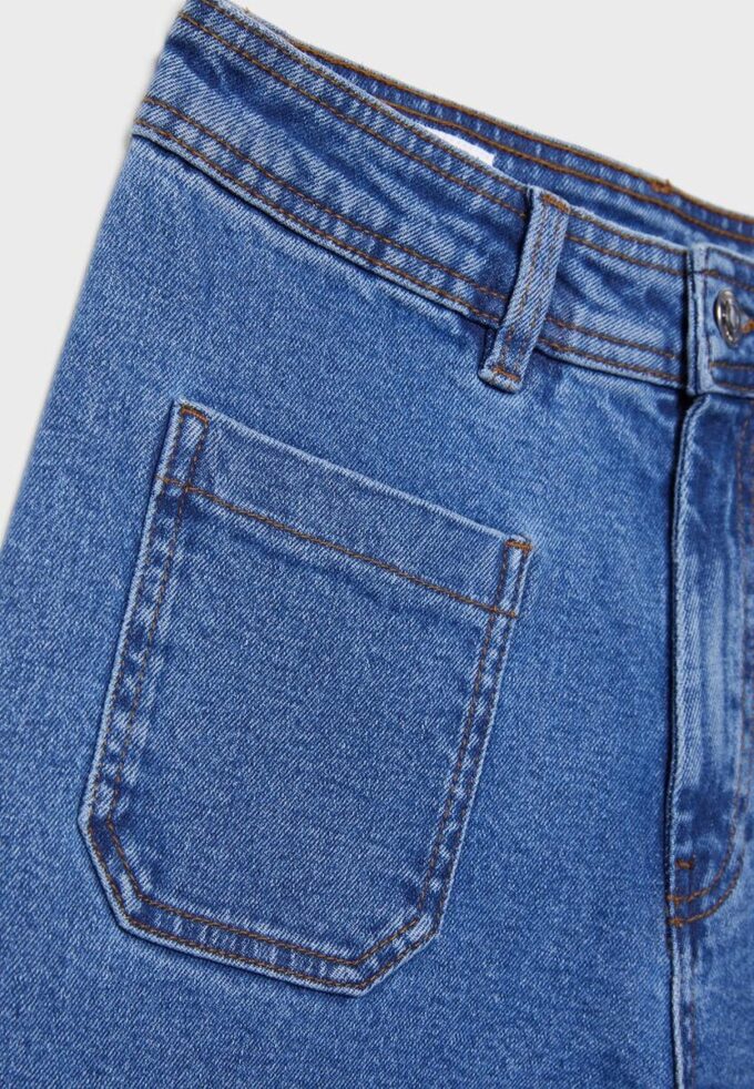 Straight-Leg Jeans with Pockets