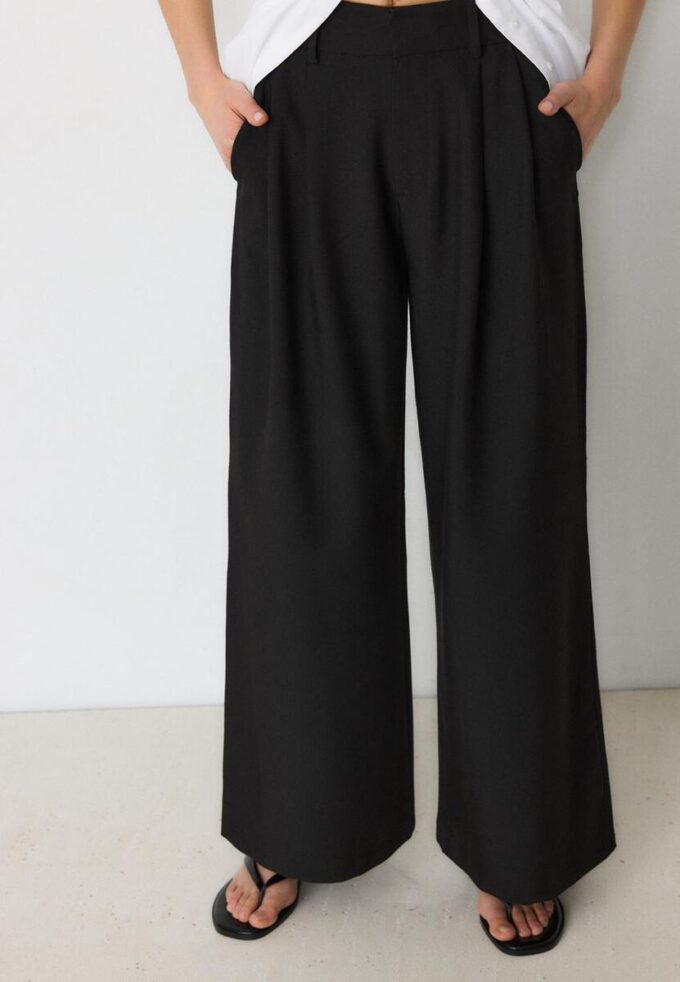 Super Wide-Leg Adjustable Trousers Super Wide-Leg Adjustable Trousers