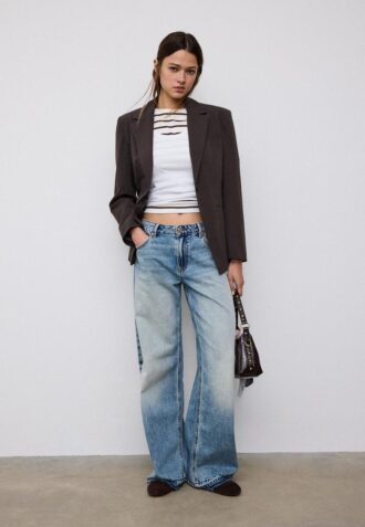 Tailored Buttoned Blazer