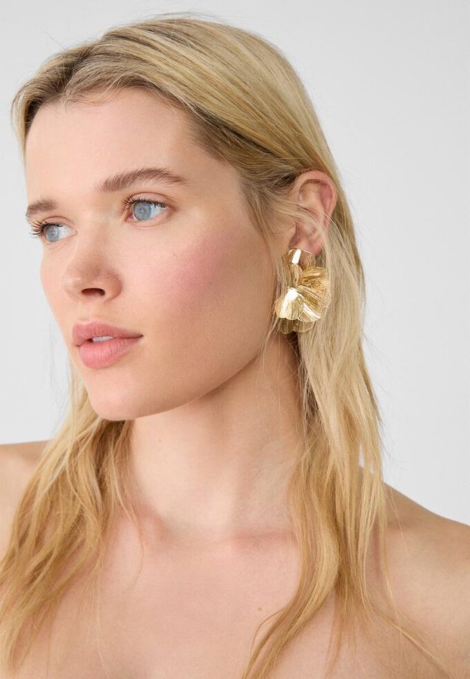 Textured Flower Fan Earrings