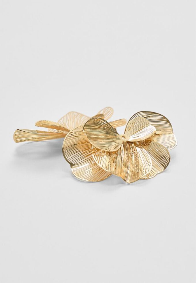 Textured Flower Fan Earrings