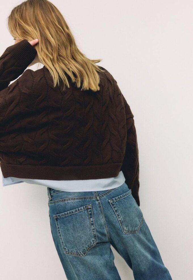 Two-Fabric Knit Sweater with Detachable Collar