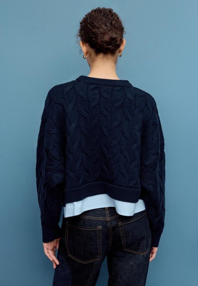 Two-Fabric Knit Sweater with Detachable Collar Two-Fabric Knit Sweater with Detachable Collar