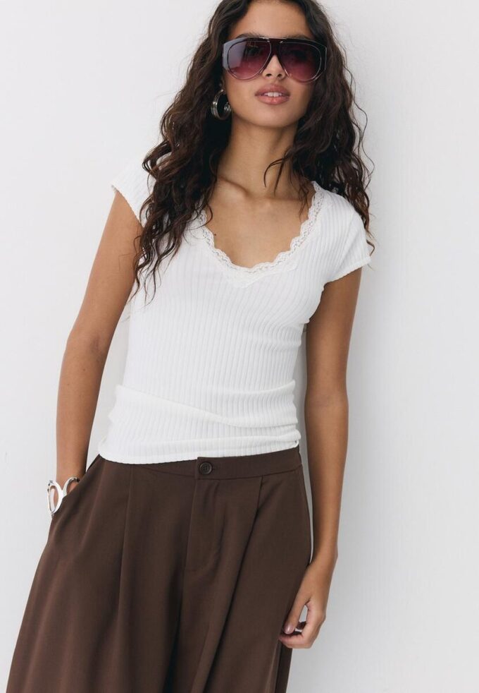 V-Neck Lace Short Sleeve T-Shirt
