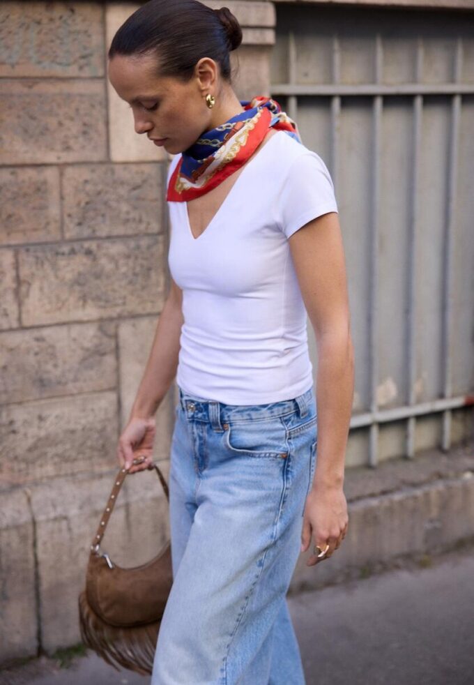 V-Neck Short Sleeve T-Shirt V-Neck Short Sleeve T-Shirt