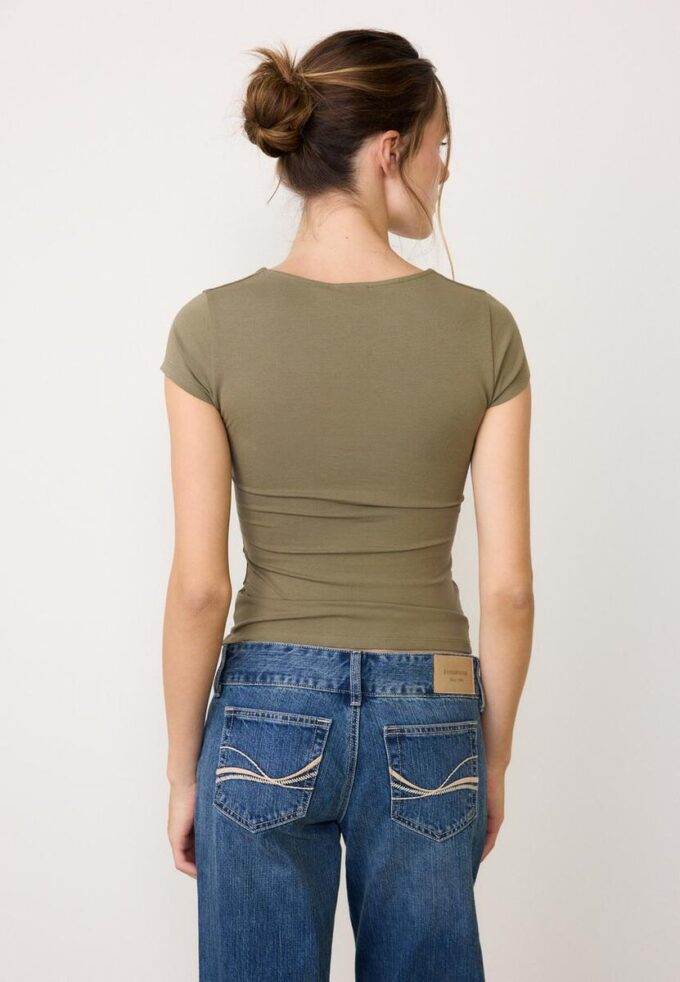 V-Neck Short Sleeve T-Shirt V-Neck Short Sleeve T-Shirt