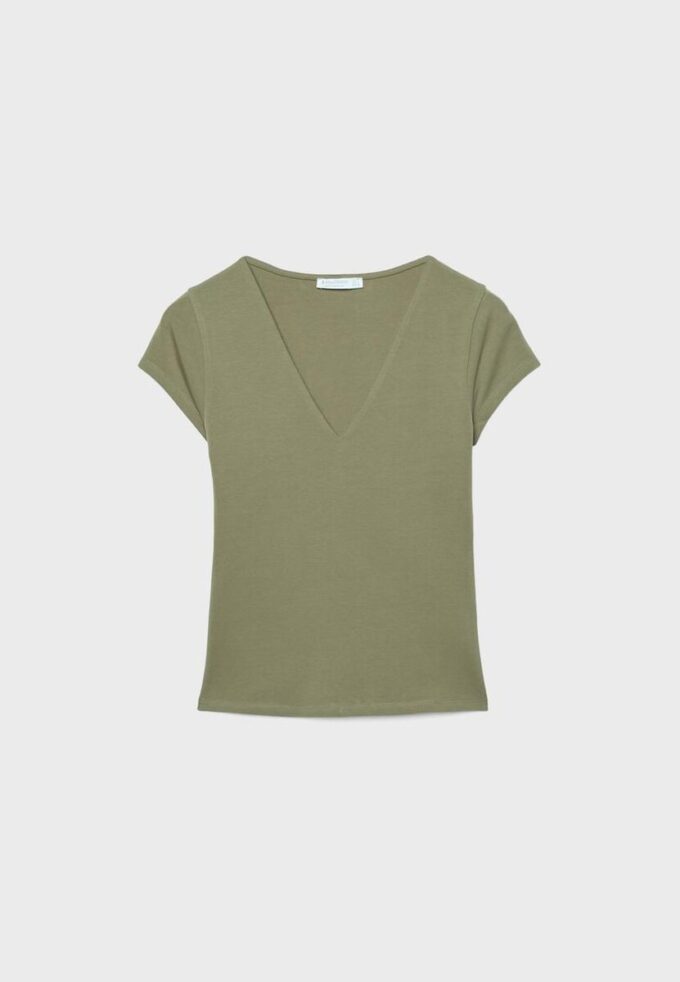 V-Neck Short Sleeve T-Shirt V-Neck Short Sleeve T-Shirt