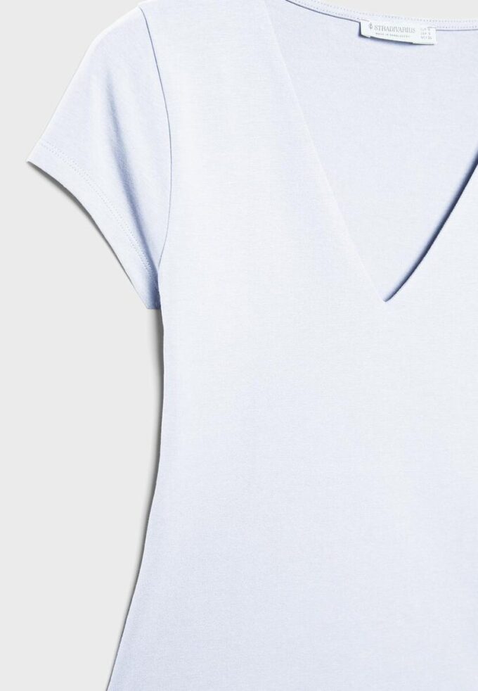 V-Neck Short Sleeve T-Shirt V-Neck Short Sleeve T-Shirt