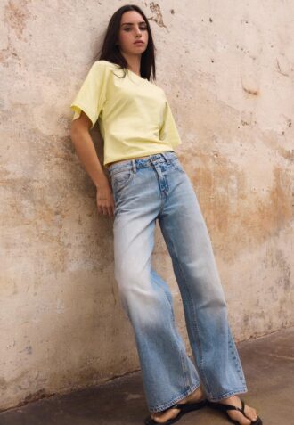 Wide-Leg Jeans